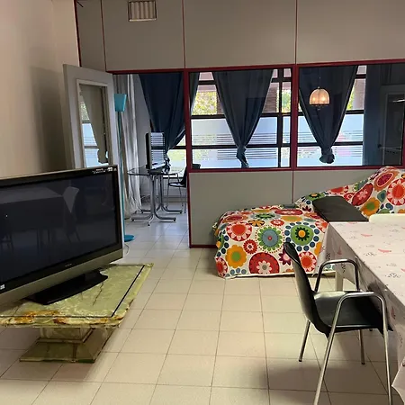 Tessas 3 Apartment *